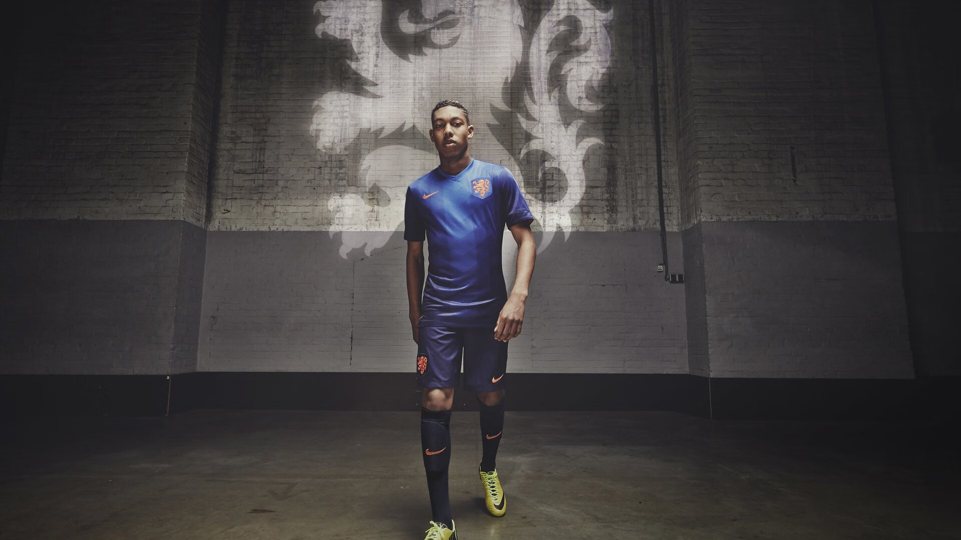 开云真人娱乐官网-意甲快速反击：瞬间突破，惊艳全场！，意甲防守反击